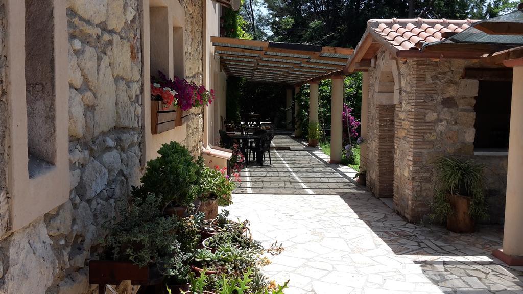 Апартаменты Agriturismo Casal Taccone Тарквиния Экстерьер фото