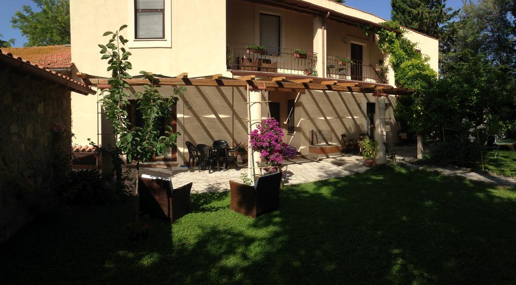 Апартаменты Agriturismo Casal Taccone Тарквиния Экстерьер фото